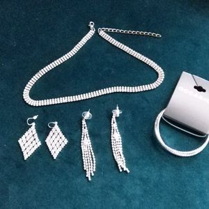 Crystal Choker W/2 Dangling Earrings & Braclet